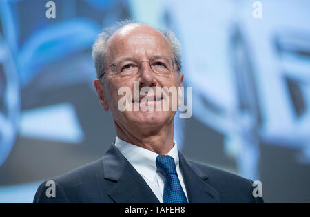 Berlin, Deutschland. 14th May, 2019. Hans Dieter POETSCH (Chairman of the Supervisory Board of Volkswagen Aktiengesellschaft) Volkswagen AG - Annual General Meeting in the CityCube in Berlin, Germany on 14.05.2019. | Usage worldwide Credit: dpa/Alamy Live News Stock Photo