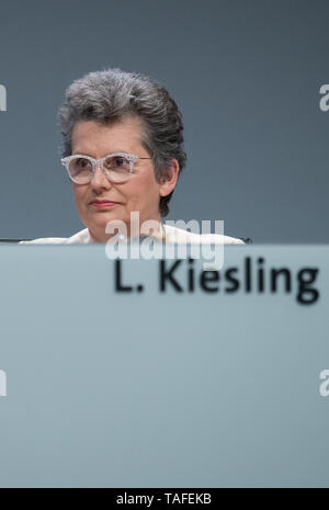 Berlin, Deutschland. 14th May, 2019. Dr. Louise KIESLING (Entrepreneur, the niece of Ferdinand Piech) Volkswagen AG - Annual General Meeting in the CityCube in Berlin, Germany on 14.05.2019. | Usage worldwide Credit: dpa/Alamy Live News Stock Photo