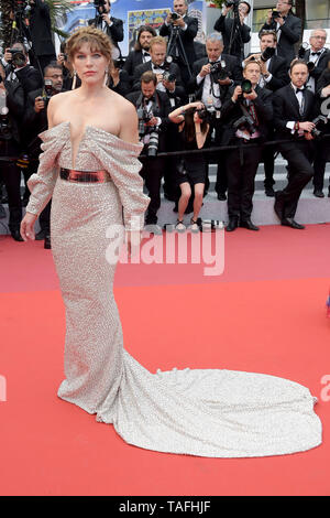 Cannes, France. 24th May, 2019. 72nd Cannes Film Festival 2019, Red Carpet film : ''˜Sybil' Pictured: Milla Jovovich Credit: Independent Photo Agency/Alamy Live News Stock Photo