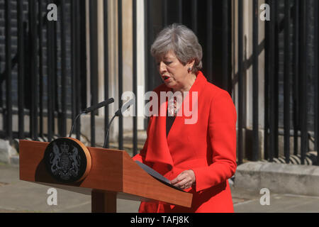 London, UK. 24th May, 2019. Prime Minister Theresa May makes a statement outside 10 Downing Street announcing that she will resign on Friday, June 7, 2019 as leader of the Conservative Party and as Prime Minister. She will remain as a caretaker Prime Minister until the Conservative Party members choose a new leader. The new Prime Minister is likely to be in post by end of July Credit: amer ghazzal/Alamy Live News Stock Photo