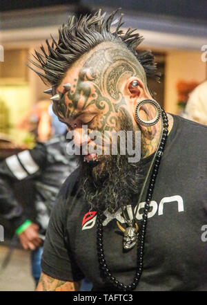 Groningen,Netherlands 25 May 2019 Emilio Gonzalez  a Spanish-Venezuelan piercer and body modification artist who owns Mithos Tattoo in Caracas, Venezuela, Guest at the Ink&Kutz Tattoo and Life style show ,Netherlands with his wife America .Paul Quezada-Neiman/Alamy Live News Stock Photo