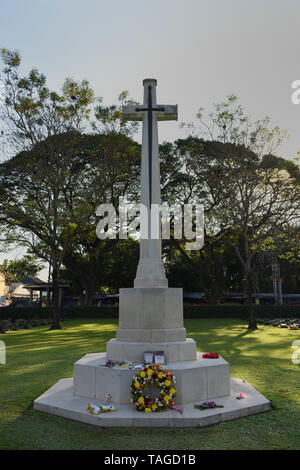 Memorial to the allied forces at Kanchanaburi War Cemetery, Kanchanaburi, Thailand Stock Photo