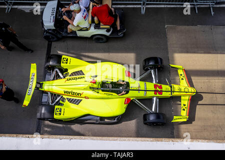 Indianapolis, Indiana, USA. 24th May, 2019. The car of SIMON PAGENAUD (22) of France heads to pit road before the last practice for the Indianapolis 500 at Indianapolis Motor Speedway in Indianapolis, Indiana. (Credit Image: © Walter G Arce Sr Asp Inc/ASP) Stock Photo