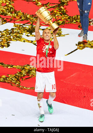 Berlin, Germany. 25th May, 2019. Arjen ROBBEN, FCB 10 FC BAYERN MUNICH - RB LEIPZIG 3-0 Final DFB-Pokal, German Football Trophy, Berlin, May 25, 2019 Season 2018/2019, Soccer, München, Red Bull Credit: Peter Schatz/Alamy Live News Stock Photo