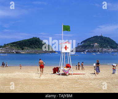 Lifeguard on La Concha Beach, Bahia de La Concha, San Sebastian (Donostia), Basque Country (Pais Vasco), Spain Stock Photo