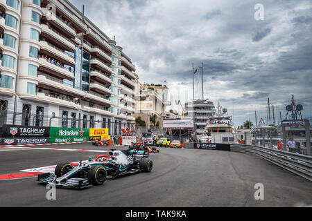 Monte Carlo/Monaco - 26/05/2019 - #44 Lewis HAMILTON (GBR, Mercedes, W10) leading in front of #33 Max VERSTAPPEN (NDL, Red Bull Racing, RB15) and #5 S Stock Photo