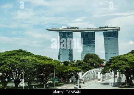 SINGAPORE-MAY 01 2017:marina bay sands skyline Stock Photo
