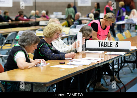 Hereford, UK. 26th May, 2019.  Election staff count ballot papers in Hereford as part of the UK wide European Elections - The Hereford votes are part of the West Midlands region and will return 7 MEPs - overall the UK will return 73 MEPs to the European Parliament. Photo Steven May / Alamy Live News Stock Photo