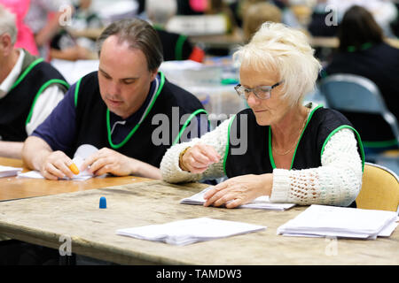 Hereford, UK. 26th May, 2019.  Election staff count ballot papers in Hereford as part of the UK wide European Elections - The Hereford votes are part of the West Midlands region and will return 7 MEPs - overall the UK will return 73 MEPs to the European Parliament. Photo Steven May / Alamy Live News Stock Photo