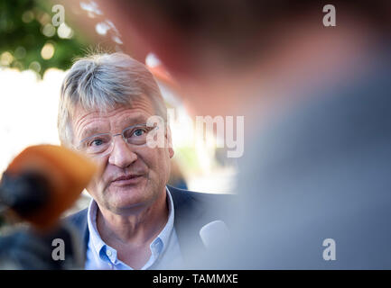 Gamshurst, Germany. 26th May, 2019. Jörg Meuthen, leading candidate of the alternative for Germany for the election to the European Parliament, gives an interview after his vote. From 23 May to 26 May, the citizens of 28 EU states will elect a new parliament. Credit: Sebastian Gollnow/dpa/Alamy Live News Stock Photo