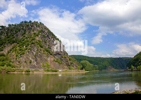 Lorelei rock at right bank of the rhine river, St. Goarshausen, Unesco world heritage site, Upper Middle Rhine Valley, Rhineland-Palatinate, Germany Stock Photo