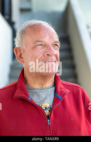 Portrait von Peter Hahne, deutscher Fernsehmoderator, waehrend dem Skiurlaub auf der Bettmeralp, Wallis, Schweiz, am Samstag 20. April 2019. (Foto: Dominic Steinmann) Stock Photo