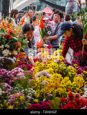 chinese new year flower market hong kong