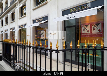 prada avenue montaigne femme