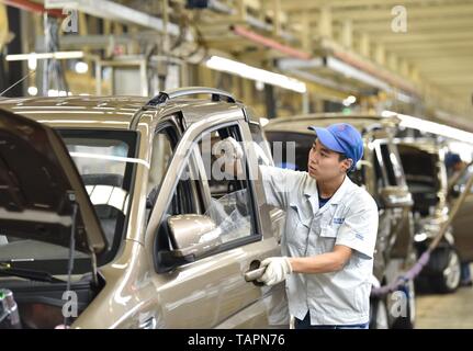 Beijing, China's Hebei Province. 28th Sep, 2017. A worker is seen at the factory of Chang'an Automobile in Dingzhou, north China's Hebei Province, Sept. 28, 2017. Recent financial reports released by many markets indicate that the increase in R&D investment has boosted enterprises' performances. Credit: Zhu Xudong/Xinhua/Alamy Live News Stock Photo