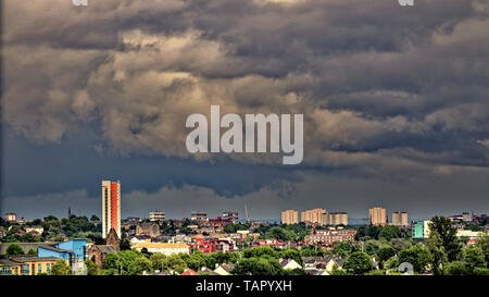 Glasgow, Scotland, UK. 27th May, 2019. UK Weather: Wet bank holiday saw storm clouds over the west end of the city. Credit: gerard ferry/Alamy Live News Stock Photo