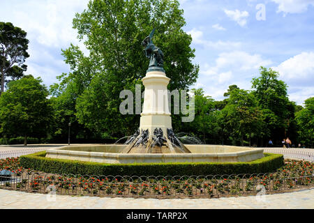 Fuente del Angel Caido (Fountain of Fallen Angel, 1877) by Ricardo Bellver) at the Parque del Buen Retiro in Madrid, Spain. Stock Photo