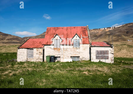 An abandoned farmhouse in Hvalfjörður, SW Iceland Stock Photo