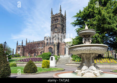 St Peter's Collegiate Church and gardens, Wolverhampton, West Midlands, England, United Kingdom Stock Photo