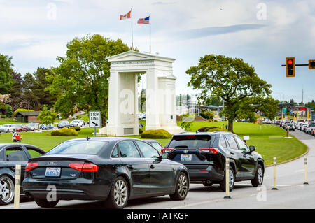 May 26, 2019 - Surrey, BC: Traffic lineup on Canadian side on the approach to USA border at Peace Arch Park. Stock Photo