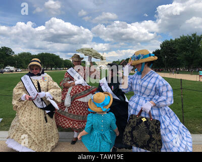 Washington, USA. 27th May, 2019. Participants from the Memorial Day Parade are seen in Washington, DC, the United States, on May 27, 2019. The Memorial Day is a United States federal holiday observed on the last Monday of May. Credit: Liu Jie/Xinhua/Alamy Live News Stock Photo