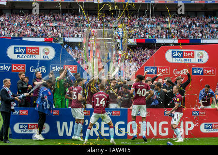 London, UK. 27th May, 2019. Aston Villa winners of the EFL Sky Bet Championship Play-Off Final match between Aston Villa and Derby County at Wembley Stadium, London, England on 27 May 2019. Photo by Matthew Buchan. Editorial use only, license required for commercial use. No use in betting, games or a single club/league/player publications. Credit: UK Sports Pics Ltd/Alamy Live News Stock Photo