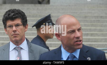 New York, USA. 28th May, 2019. Michael Avenatti after 3 appearance in SDNY court said he will be exonerated. Credit: Matthew Russell Lee/Alamy Live News Stock Photo