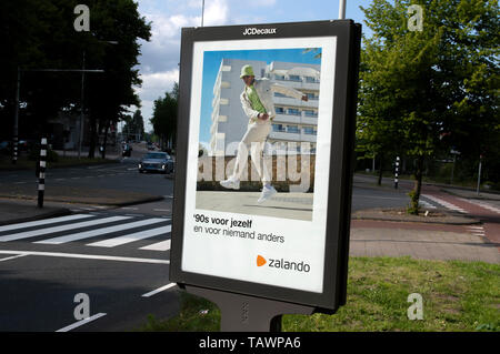 Zalando: Pre-owned Fashion Billboards • Ads of the World™