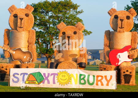 A sculpture of a Teddy Bear band , created to advertise Staxtonbury music festival, near Scarborough Stock Photo