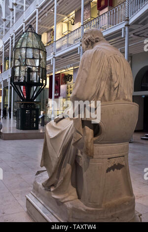 dh National museum of Scotland CHAMBER STREET EDINBURGH Scottish museums James Watt statue main hall Stock Photo