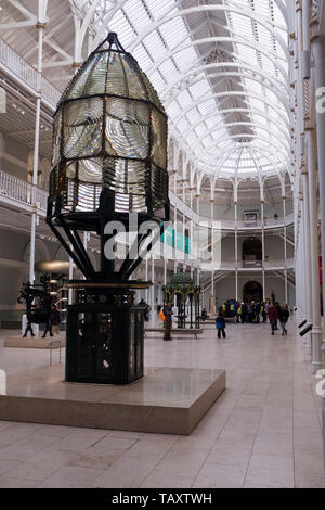 dh National museum of Scotland CHAMBER STREET EDINBURGH Scottish museums Lighthouse light frensel lens optics main hall exhibits Stock Photo