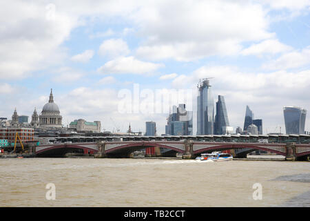London, UK. 30th May, 2019. View of St Pauls Cathedral and London's skyline on a sunny and warm day in the capital. Credit: Dinendra Haria/Alamy Live News