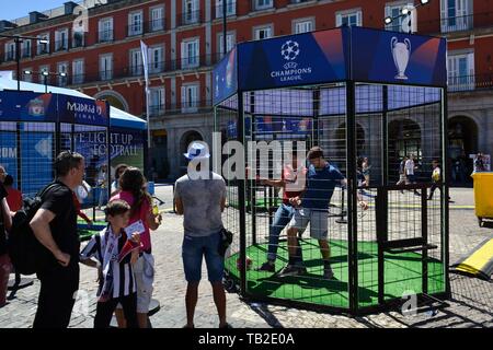 Madrid, Spain. 30th May, 2019. General Views and Fans with the UEFA Champions League trophy in Madrid, Thursday, May 30, 2019 Credit: CORDON PRESS/Alamy Live News Stock Photo