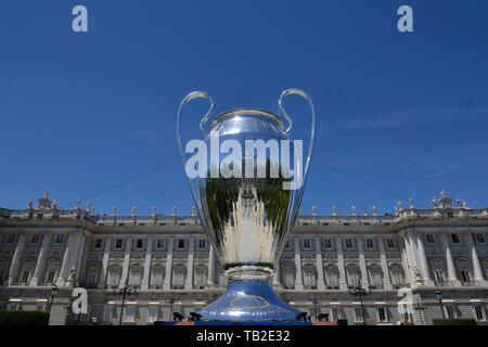 Madrid, Spain. 30th May, 2019. General Views and Fans with the UEFA Champions League trophy in Madrid, Thursday, May 30, 2019 Credit: CORDON PRESS/Alamy Live News Stock Photo