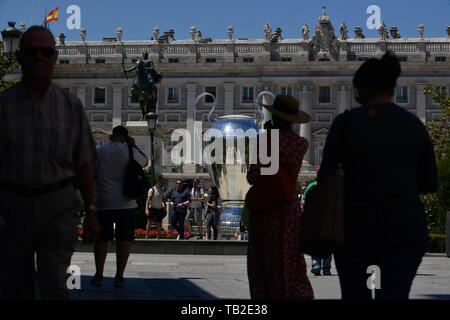 Madrid, Spain. 30th May, 2019. General Views and Fans with the UEFA Champions League trophy in Madrid, Thursday, May 30, 2019 Credit: CORDON PRESS/Alamy Live News Stock Photo