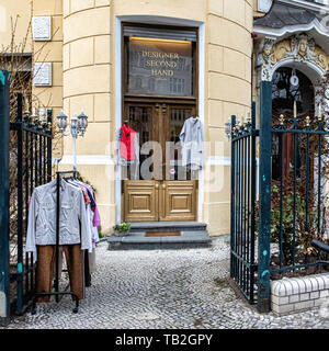 Schöneberg-Berlin. Designer second-hand clothing shop in historic old listed building Stock Photo