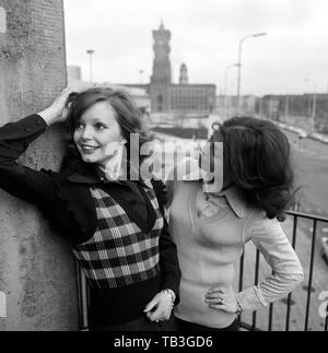 07.07.1971, Berlin, Berlin, GDR - Young women wear the latest autumn fashion in the city. 00S710707D007CAROEX.JPG [MODEL RELEASE: NO, PROPERTY RELEASE Stock Photo