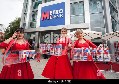 Metro Bank, Britain's first new high street bank in over 100 years opens in Earl's Court, London, UK Stock Photo