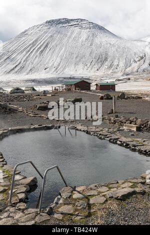 The geothermal hot springs on the coast at Grettislaug on the Skagi peninsula, north of Sauðárkrókur in north-west Iceland Stock Photo