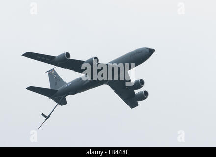 A U.S. Air Force KC-135 Stratotanker flies during Memorial Day 2019 above the Brookwood American Military Cemetery, Surrey, England, May 26, 2019. Throughout the course of U.S. history, Soldiers, Sailors, Airmen and Marines have given their lives in defense of the Nation. On Memorial Day, we pay solemn tribute to their ultimate sacrifice. (U.S. Air Force photo by Airman 1st Class Jennifer Zima) Stock Photo