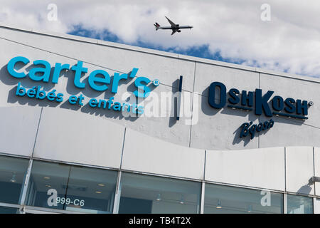 A logo sign outside of a Carter's, Inc., and OshKosh B'gosh retail store  location in Vaudreuil-Dorion, Quebec, Canada, on April 21, 2019 Stock Photo  - Alamy