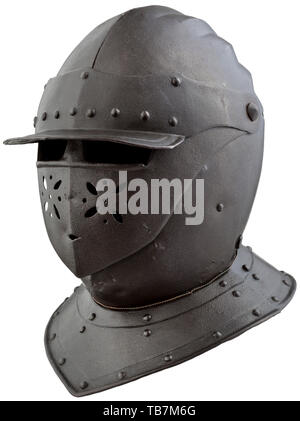 A Flemish cuirassier helmet, circa 1600, Two-piece skull with converging ridges at the back. Star-shaped crest plate with suspension loop. Riveted plume socket in the neck. Movable, pointed peak with turned edge. Pivoted visor with separate eye holes and openwork face guard. Pivoted bevor, riveted collar plates with turned edge. Chinstrap missing. Height 28 cm. defensive arms, weapons, arms, weapon, arm, fighting device, object, objects, stills, clipping, clippings, cut out, cut-out, cut-outs, utensil, piece of equipment, utensils, historic, hist, Additional-Rights-Clearance-Info-Not-Available Stock Photo