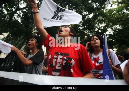 Brazil. 30th May, 2019. 30/05/2019 - Protest against cuts in education in Bel m-Pa - Protest against the cut in funding for Educa o, in Bel m-Pa, this Thursday (30). Photo: Thiago Gomes/AGIF Credit: AGIF/Alamy Live News Stock Photo