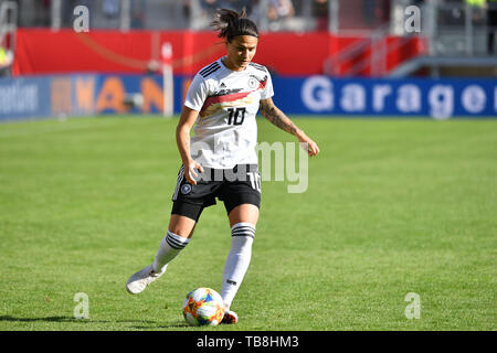 Dzsenifer MAROZSAN (GER), Action, Single Action, Frame, Cut Out, Full Body, Whole Figure. Football, Women Laender match: Germany - Chile 2-0, on 30.05.2019 Continental Arena Regensburg. | usage worldwide Stock Photo