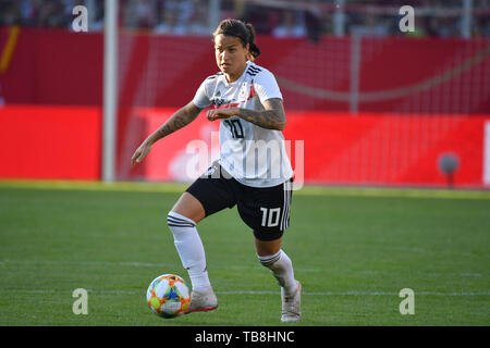 Dzsenifer MAROZSAN (GER), Action, Single Action, Frame, Cut Out, Full Body, Whole Figure. Football, Women Laender match: Germany - Chile 2-0, on 30.05.2019 Continental Arena Regensburg. | usage worldwide Stock Photo