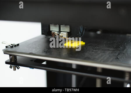 Process of printing physical plastic model on automatic 3d printer machine. Additive technologies, 3D printing and prototyping industry concept. 3d pr Stock Photo