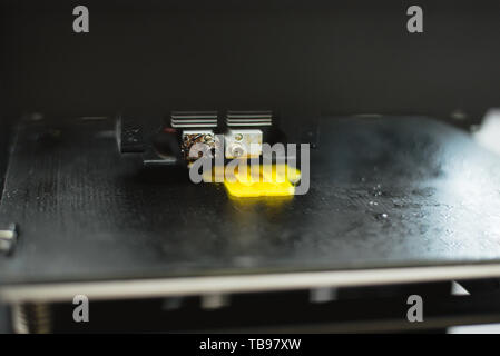 Process of printing physical plastic model on automatic 3d printer machine. Additive technologies, 3D printing and prototyping industry concept. 3d pr Stock Photo