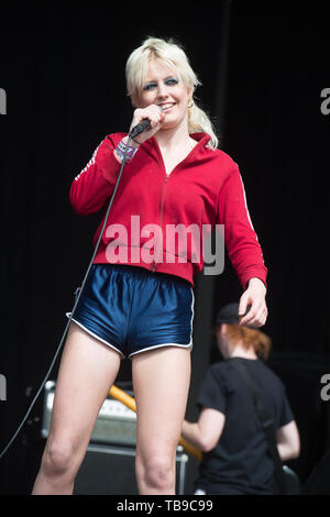 London, UK. Lead singer Amy Taylor of Australian band Amyl and the Sniffers performs on The East Stage at The All Points East Festival. 25th May 2019.  Ref:LMK370-2500-280519 Justin Ng/Landmark Media WWW.LMKMEDIA.COM Stock Photo