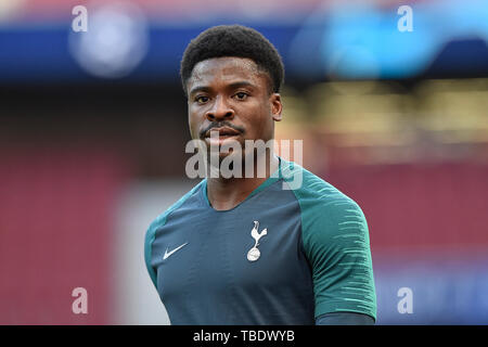 Madrid, Spain. 31st May, 2019. Serge Aurier of Tottenham Hotspur of Tottenham Hotspur during the Tottenham Hotspur training session on the eve of the UEFA Champions League Final against Liverpool FC at Wanda Metropolitano Stadium, Madrid, Spain on May 31 2019. Photo by Giuseppe Maffia. Credit: UK Sports Pics Ltd/Alamy Live News Stock Photo