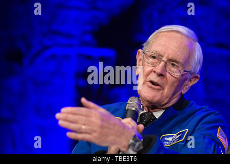 Munich, Germany. 01st June, 2019. Charlie Duke, former US astronaut, speaks at a press conference for the 50th anniversary of the moon landing in the Deutsches Museum. Duke is one of four people who were on the moon and can still talk about it. Credit: Matthias Balk/dpa/Alamy Live News Stock Photo